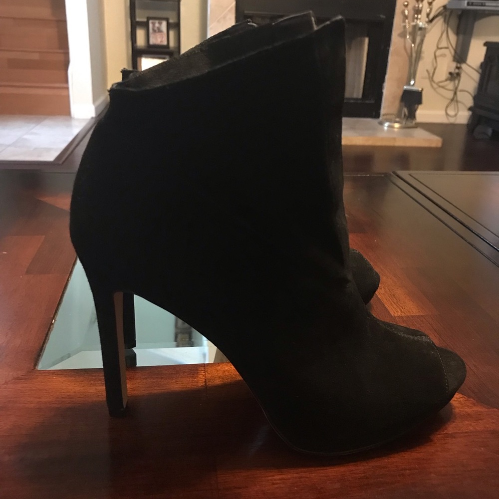 Vince Camute Black Suede 4 in Ankle Boots